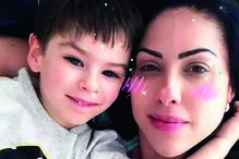 O pequeno Henry com a mãe