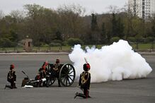 Salvas de canhão por todo o Reino Unido em homenagem ao príncipe Filipe