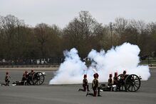 Salvas de canhão por todo o Reino Unido em homenagem ao príncipe Filipe