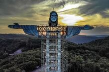 Estátua de Cristo na cidade Encantado, no Rio Grande do Sul 