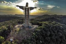 Estátua de Cristo na cidade Encantado, no Rio Grande do Sul 