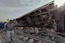 Descarrilamento de comboio no Egito