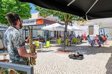 Setúbal: esplanadas e restaurantes junto ao sado estiveram bem compostos, durante a hora de almoço