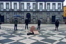 Em Angra do Heroísmo, nos Açores, o mau tempo não impediu a Cultura de sair à rua 