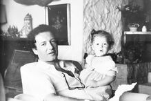 Maria Botelho Moniz e o pai