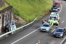 Violento despiste deixa carro destruído em Gondomar