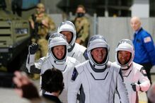 SpaceX envia quatro astronautas para Estação Espacial Internacional