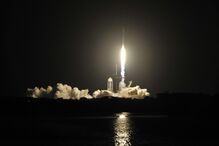 SpaceX envia quatro astronautas para Estação Espacial Internacional