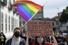 Desfile da Liberdade juntou no Porto várias centenas de pessoas 