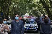 Centenas de pessoas comemoram o 25 de Abril em Lisboa