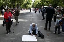 Centenas de pessoas comemoram o 25 de Abril em Lisboa