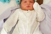 Polícia de Birmingham revelou fotografias do recém-nascido