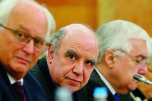 Vieira de Andrade (ao centro) lidera CGI 