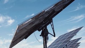Cientistas desenvolvem processo inovador para reciclar resíduos de painéis solares