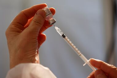 Infetados com Covid 39 utentes de lar em Leiria após terceira dose da vacina