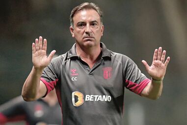 Carlos Carvalhal, treinador do Sp. Braga, diz que a sua equipa aposta em jogar bem para ganhar 