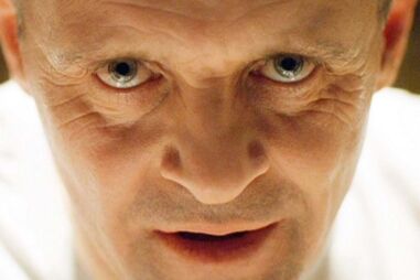 Anthony Hopkins como Hannibal, um psiquiatra assassino em O Silêncio dos Inocentes (1991)