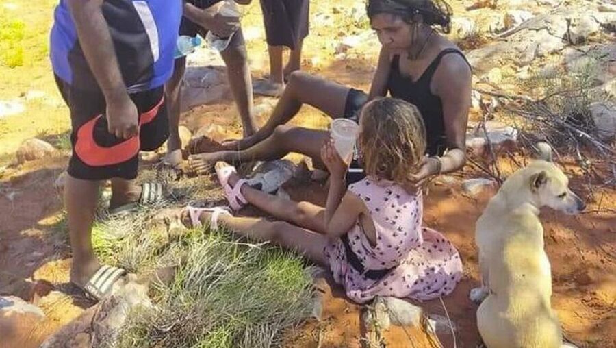 Molly foi encontrada sá e salva, junto ao seu cão