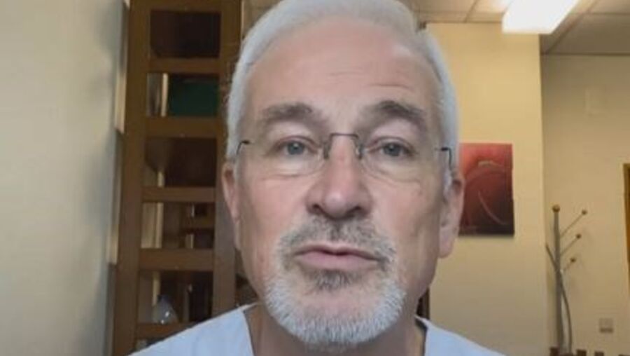 Médico acredita que o país vai conseguir manter o alívio das restrições até ao verão