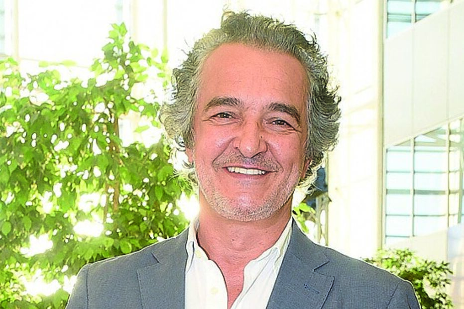 Rogério Samora mantém contrato privilegiado