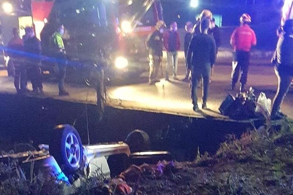 Dois feridos em despiste seguido de capotamento em Paredes