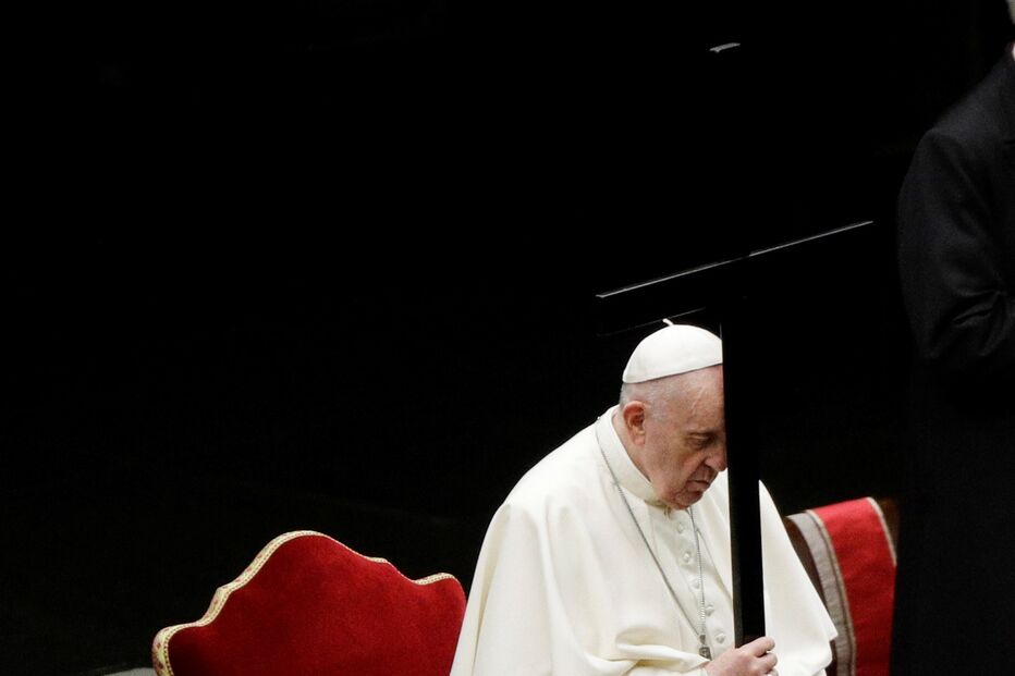 Papa Francisco preside à Via Sacra acompanhado por crianças