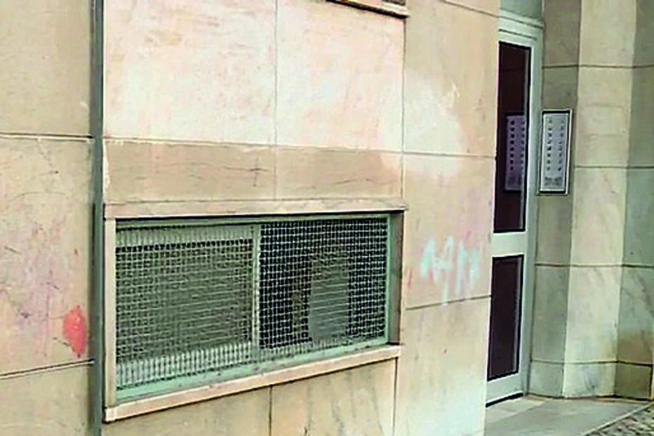 Incêndio em cave de prédio 