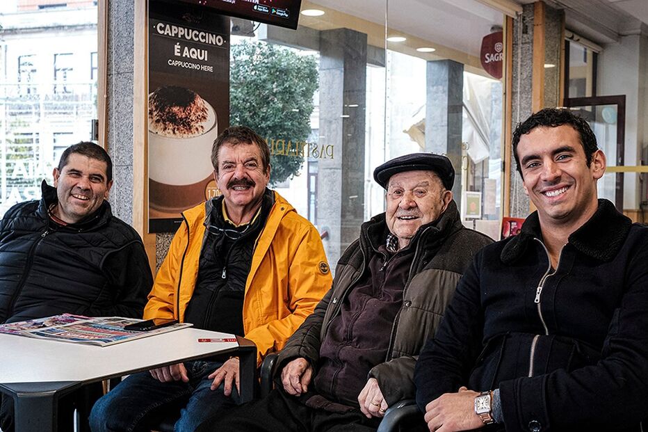 Quim Barreiros com o pai e os filhos