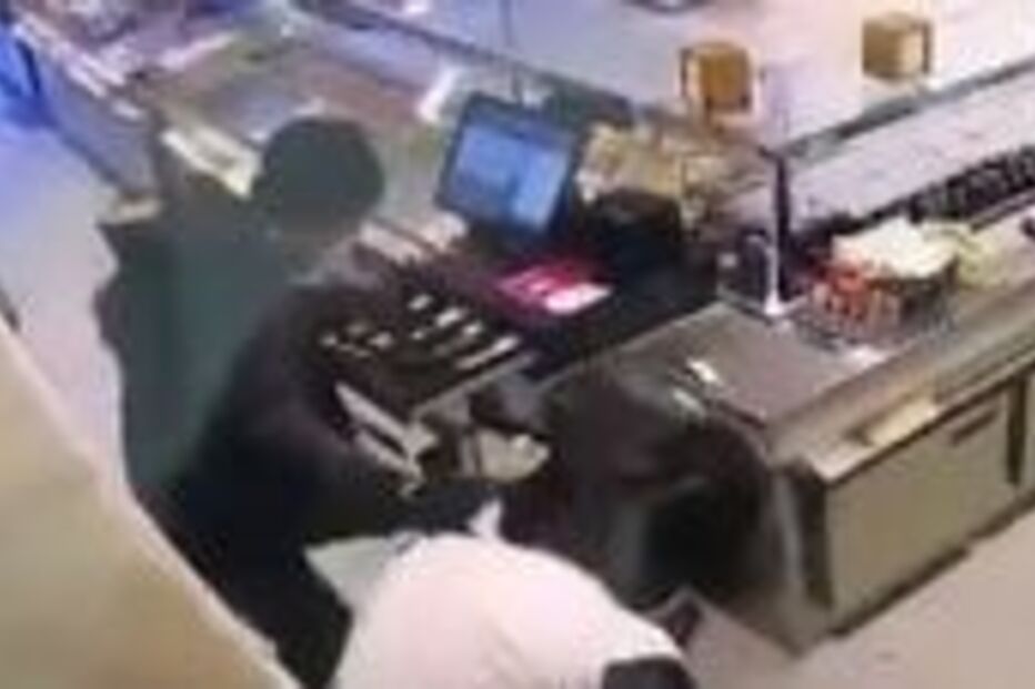 Dupla armada agride funcionários durante assalto violento a pastelaria em Almada e coloca-se em fuga