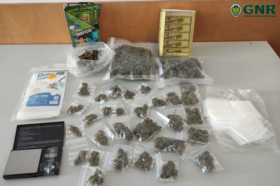 Jovem detido em Vila do Conde a conduzir com droga na mala do carro