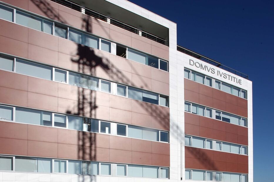 Mulher , de 44 anos, começou a ser julgada no Tribunal de Santa Maria da Feira