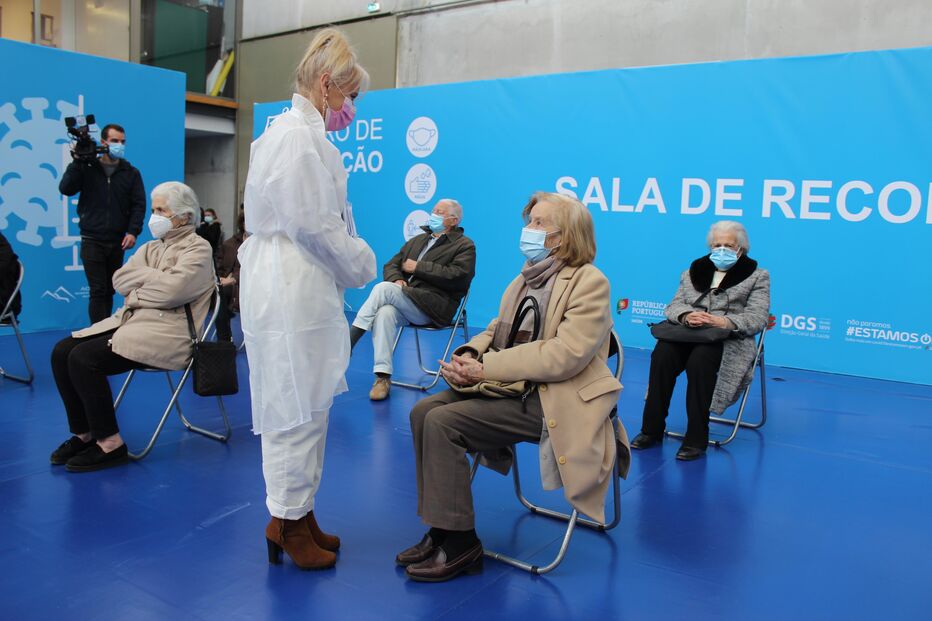 Vacina da AstraZeneca é de duas tomas. Cerca de 400 mil já tomaram a primeira dose em Portugal