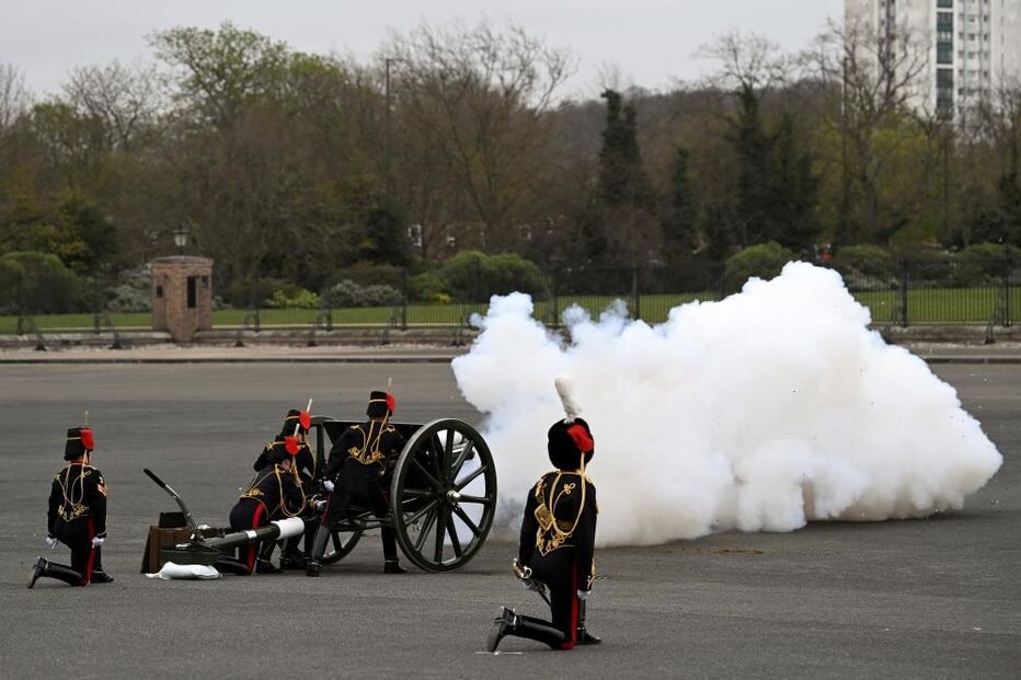 Salvas de canhão por todo o Reino Unido em homenagem ao príncipe Filipe