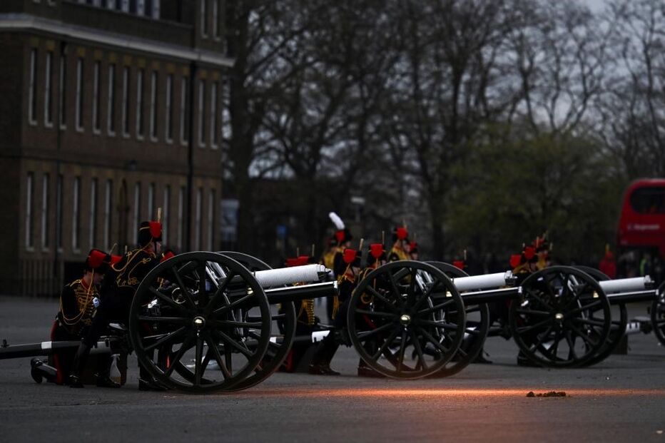 Salvas de canhão por todo o Reino Unido em homenagem ao príncipe Filipe