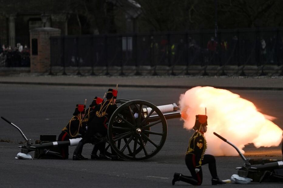 Salvas de canhão por todo o Reino Unido em homenagem ao príncipe Filipe