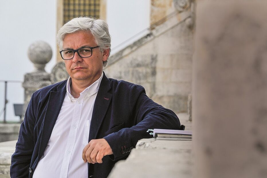 Pai desesperado procura filhas há 9 anos