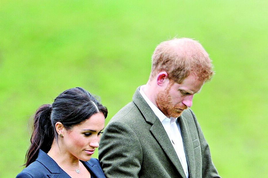 Harry volta ao Reino Unido sem Meghan