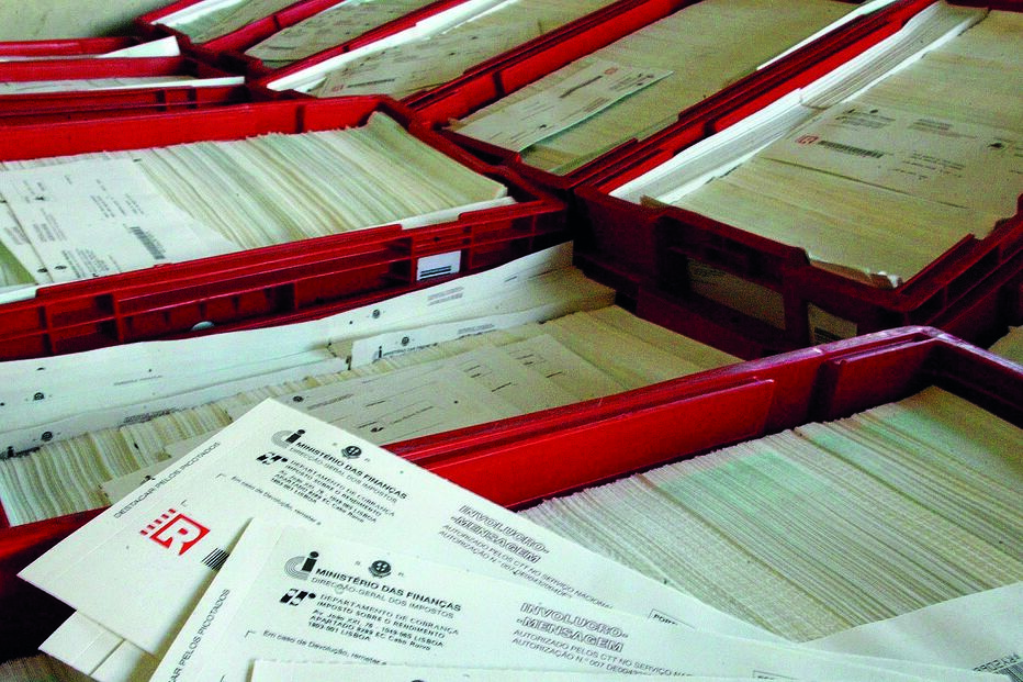 Os reembolsos vão para as contas bancárias indicadas nas declarações, as notas de liquidação chegam pelo correio 