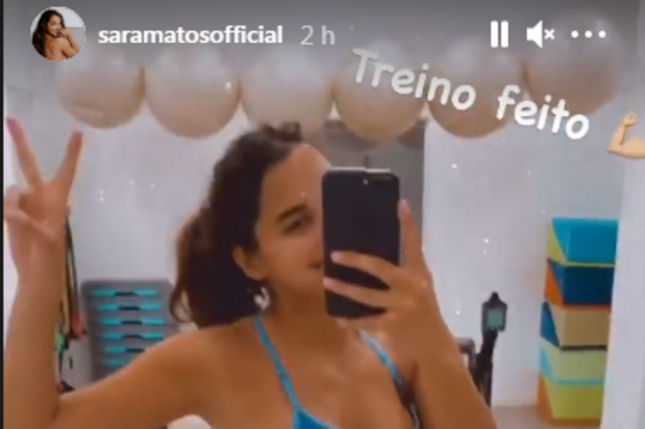 Sara Matos mostra barriga
