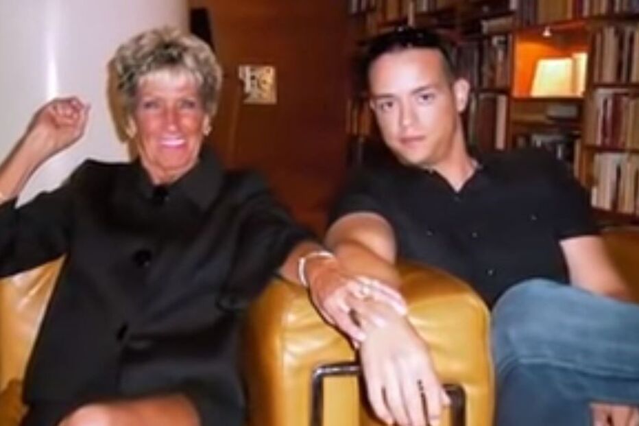 Kyle Jones e uma das namoradas mais velhas