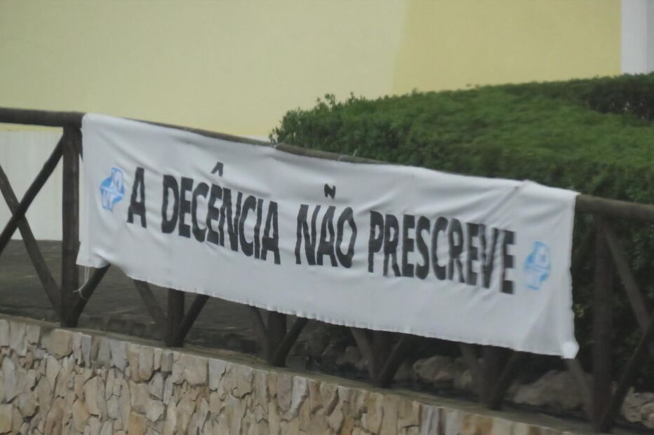 Cartazes com mensagem 