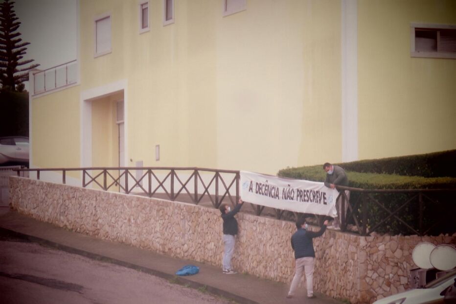 Cartazes com mensagem 