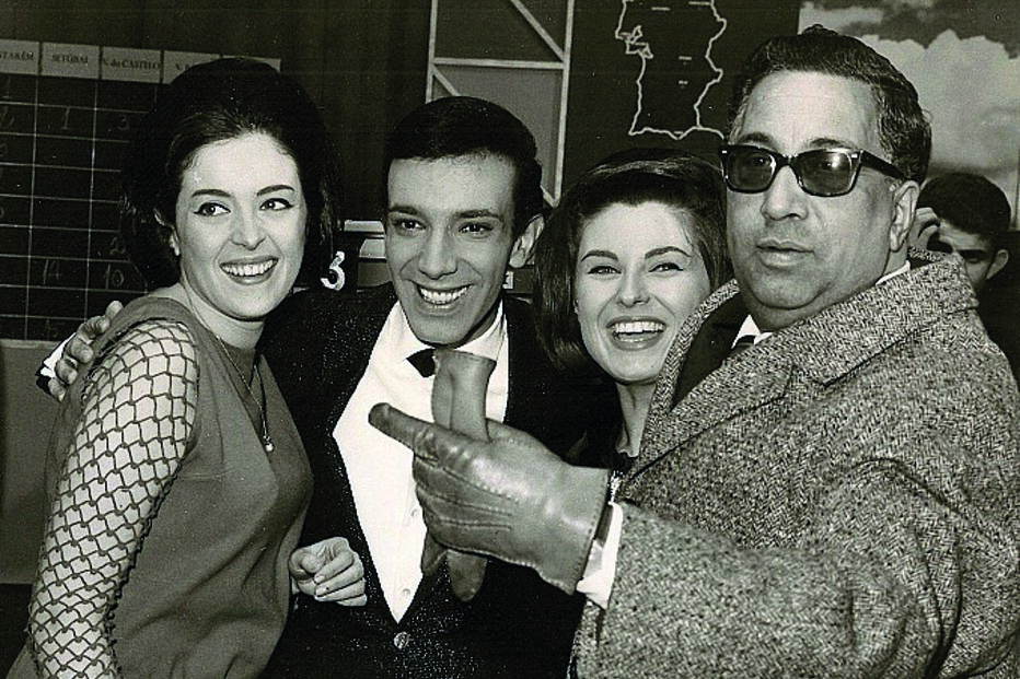 Artur Garcia com Simone de Oliveira, Madalena Iglésias e o tenor Motta Pereira