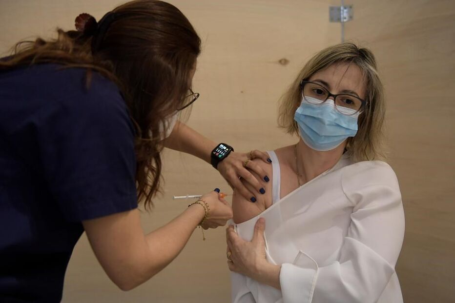 Professores e não docentes vacinados contra a Covid-19