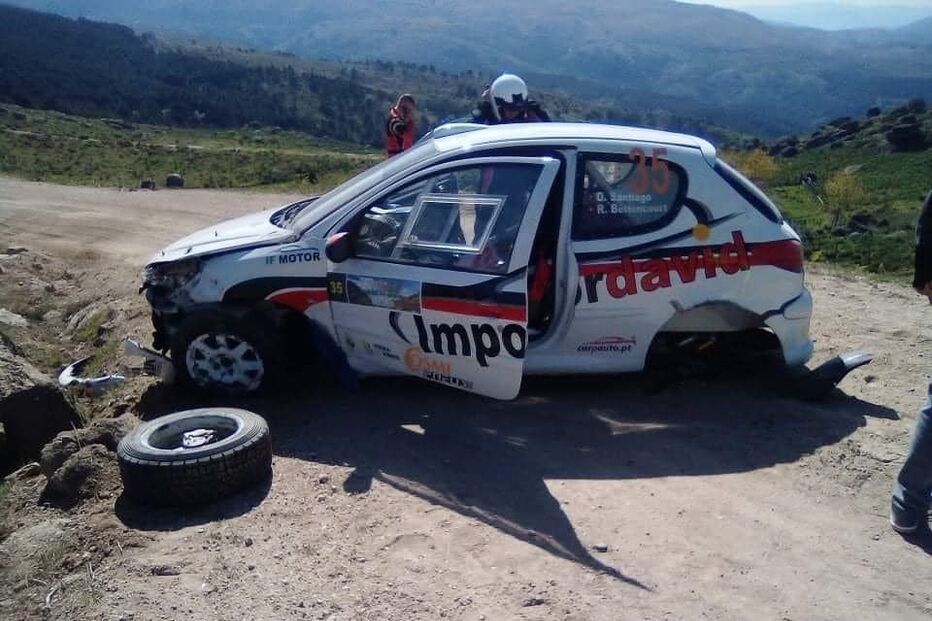 Dois pilotos feridos em despiste no Rally de Vieira do Minho