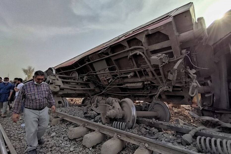 Descarrilamento de comboio no Egito
