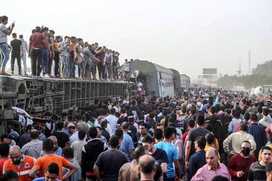 Descarrilamento de comboio no Egito