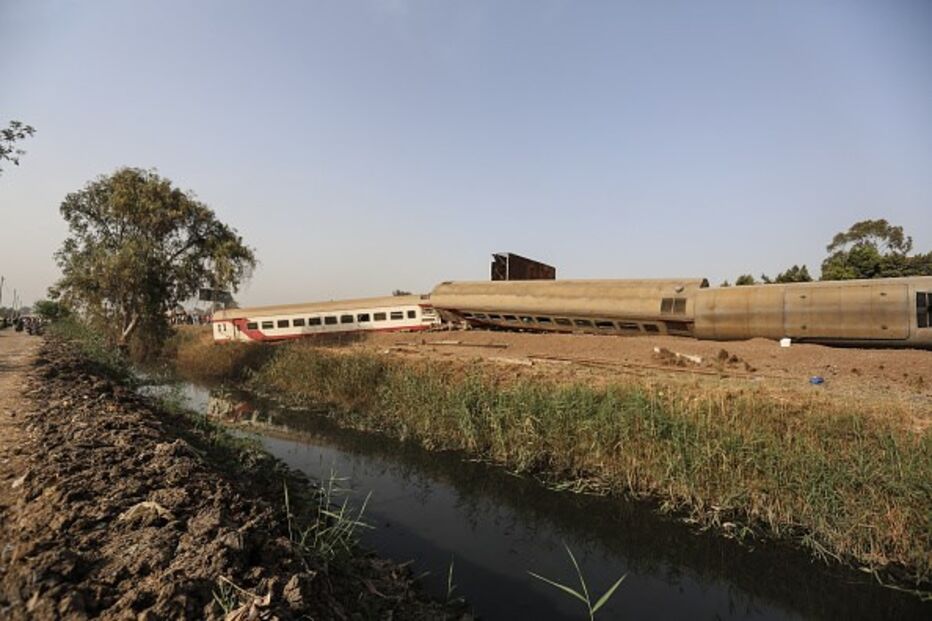 Descarrilamento de comboio no Egito