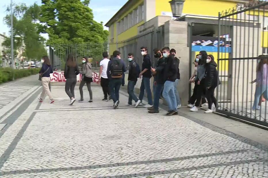 Viseu: o regresso às aulas presenciais foi vivido com emoção e alegria pelos alunos da escola Alves Martins.