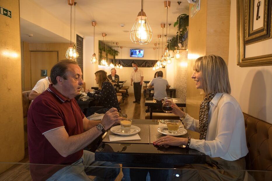 Coimbra: dois meses depois, este restaurante reabriu portas e alguns clientes aproveitaram para almoçar